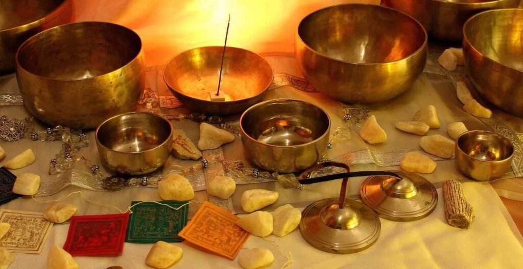 Immagine che illustra delle campane tibetane, antichi strumenti della tradizione sciamanica pre-buddista i cui effetti oggi possiamo spiegare con la Teoria Polivagale